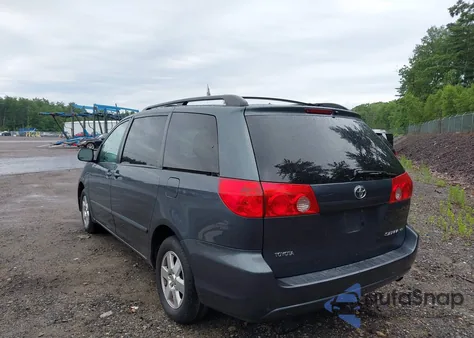 2010 Toyota Sienna Le from USA, damaged, VIN 5TDKK4CC1AS303576